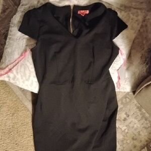 Elegant Black Dress Betsy Johnson